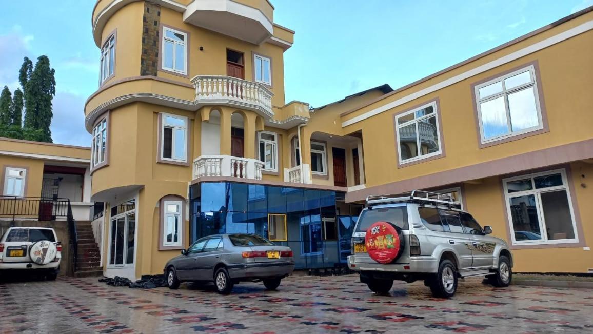Moments Park Motel Dar es Salaam Zewnętrze zdjęcie
