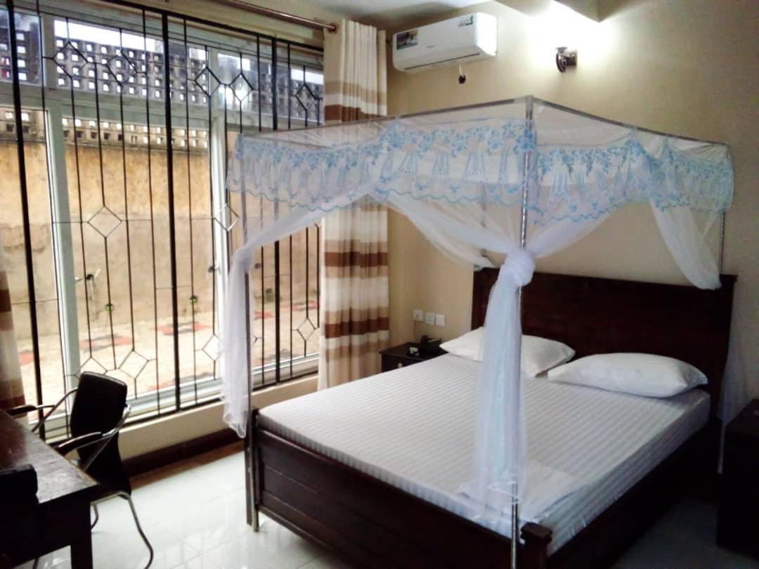Moments Park Motel Dar es Salaam Zewnętrze zdjęcie