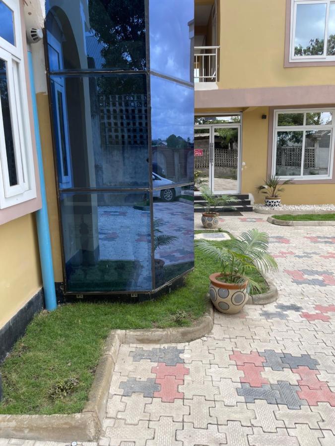 Moments Park Motel Dar es Salaam Zewnętrze zdjęcie
