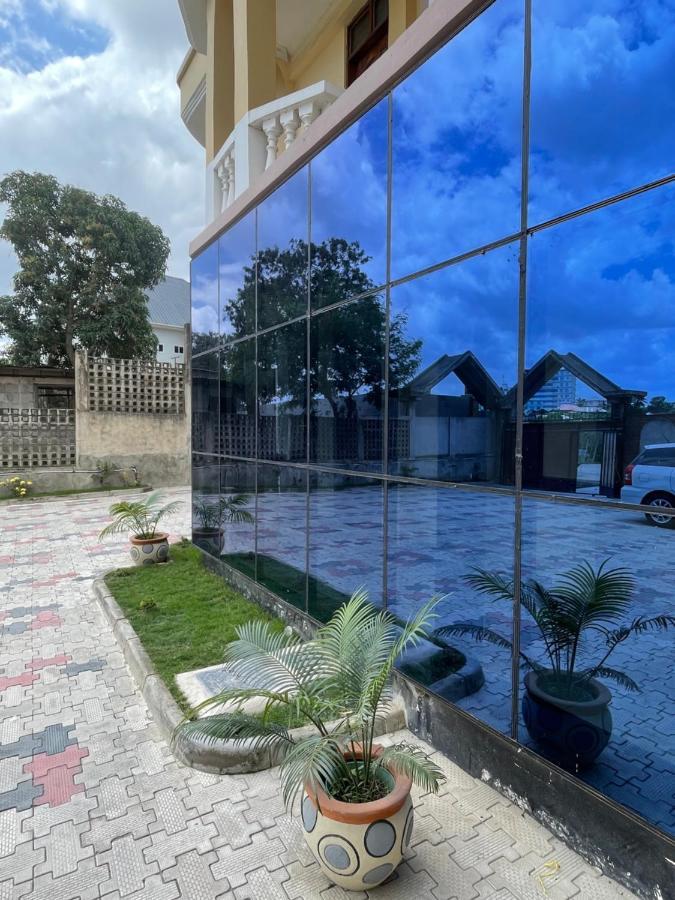 Moments Park Motel Dar es Salaam Zewnętrze zdjęcie